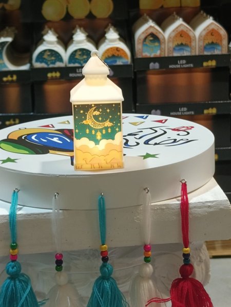 فانوس توزيع اطفال